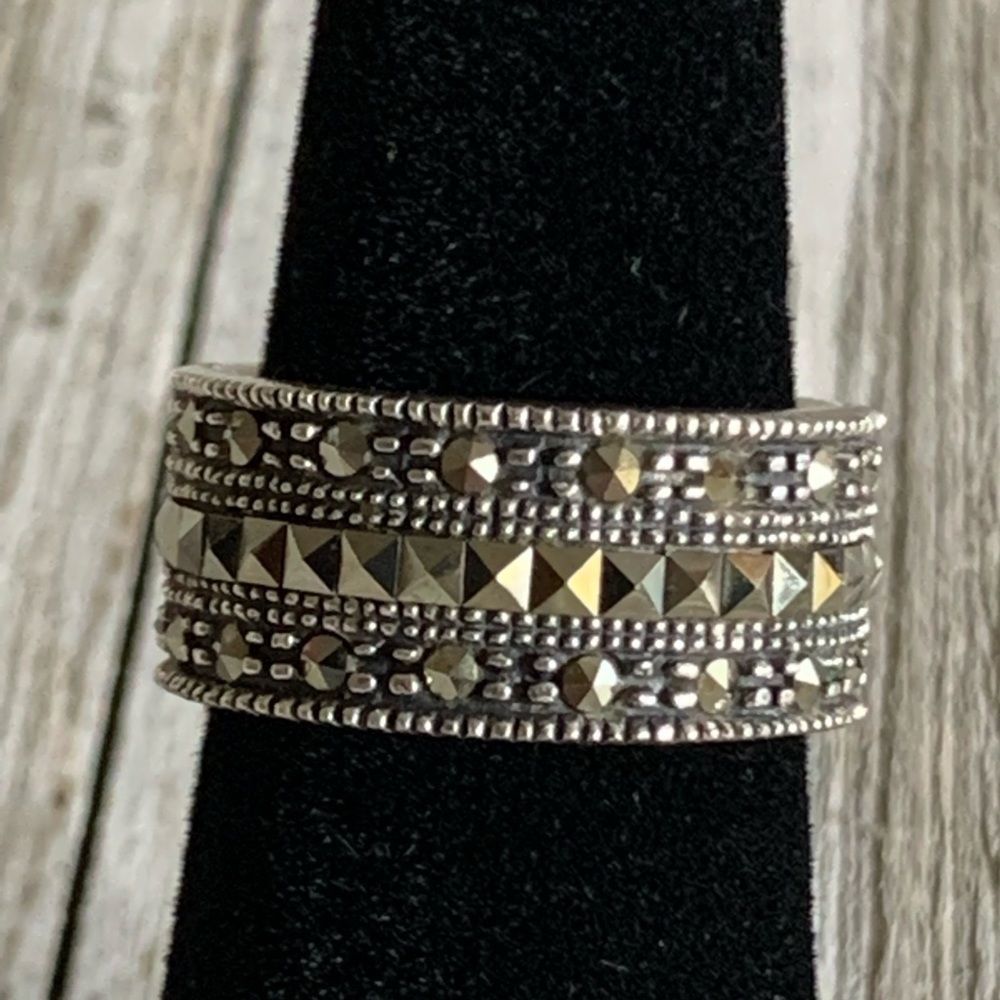 Beautiful Marcasite Band Ring Size 6.5